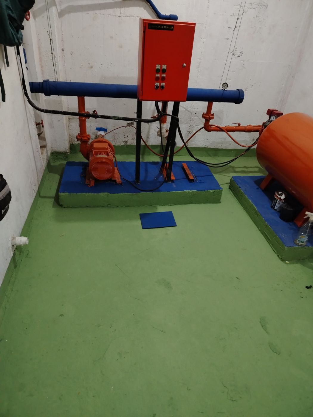 Cuarto de bombas de un conjunto residencial