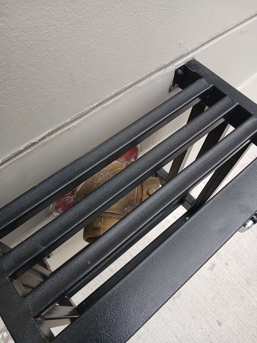 Protección metálica soldada para válvula